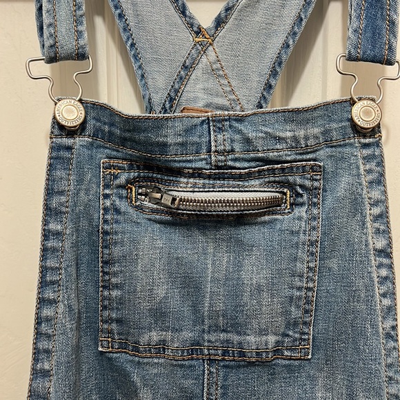 American Eagle Distressed overalls - Picture 3 of 5